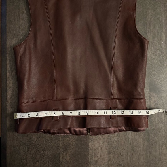 CAbi Women’s Dark Brown 100% Leather Moto Vest with snap belt, size M - Picture 9 of 12
